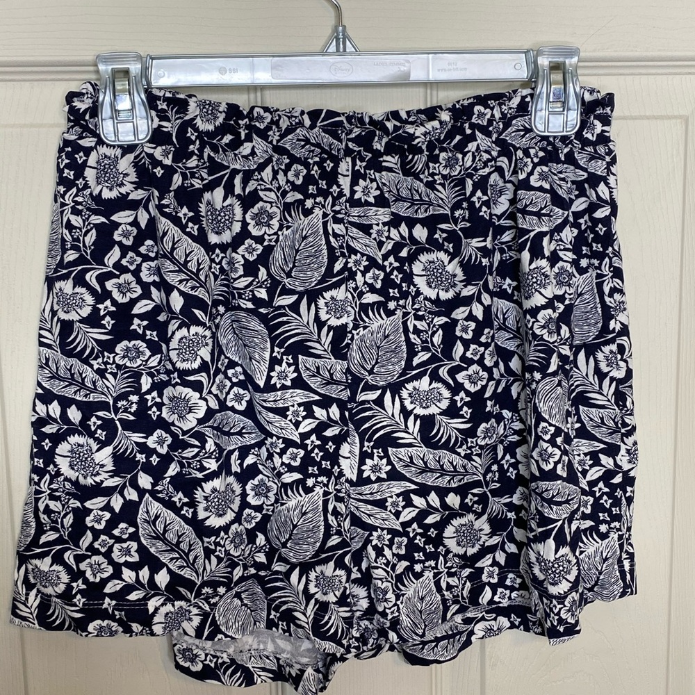 Flowy short